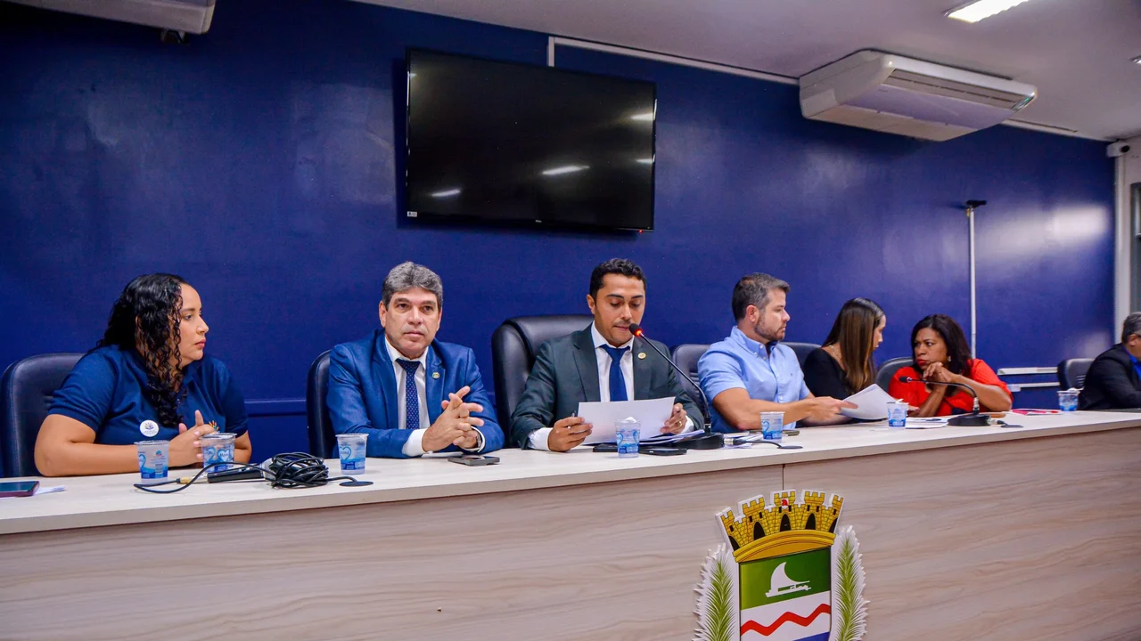 Câmara reúne demandas de ambulantes para reordenamento da orla marítima de Maceió