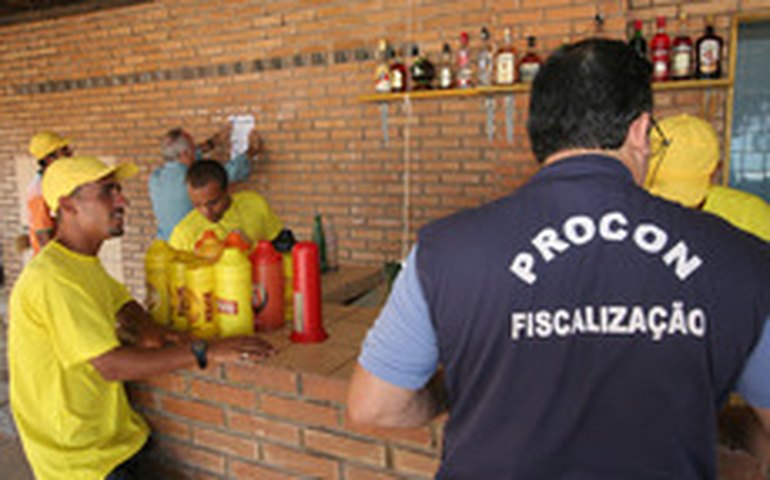 Procon Verão realiza fiscalização no litoral sul de Alagoas