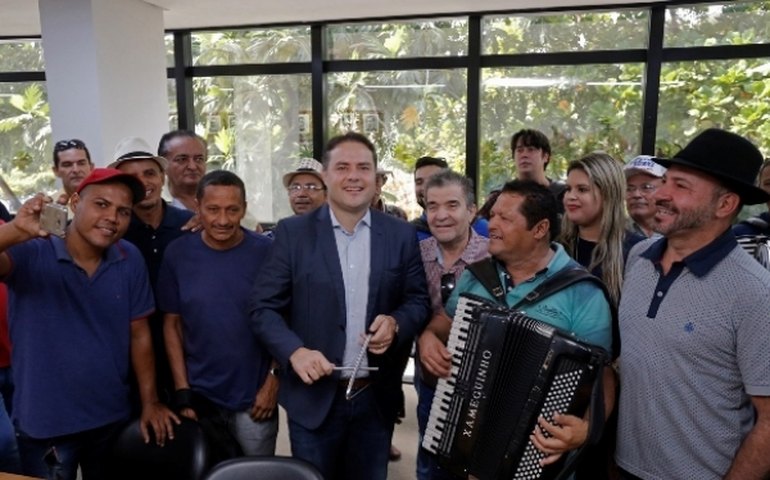 Governador recebe representantes de grupos de coco de roda nesta quarta (21)