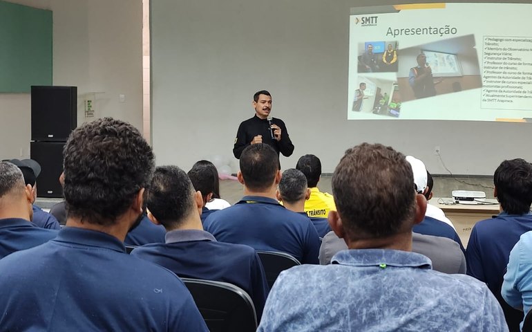 SMTT Arapiraca faz palestra sobre o uso de equipamentos de segurança em São Miguel dos Campos
