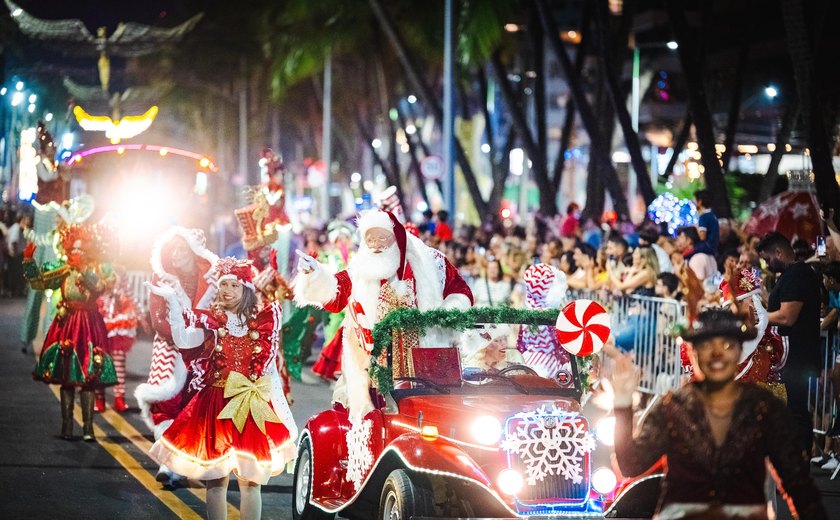 Desfile de Natal leva mais encanto e magia para a orla de Maceió no domingo (8)