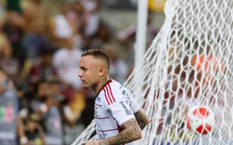 Flamengo derrota o Fluminense e fica muito perto da final do Campeonato Carioca