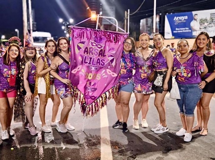Bloco Arsal Lilás combate a importunação sexual no Jaraguá Folia