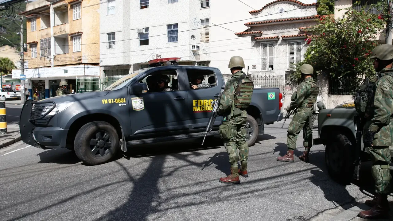 Número de policiais e suspeitos mortos em confronto nesta terça-feira no Rio já supera vítimas de todo o mês passado