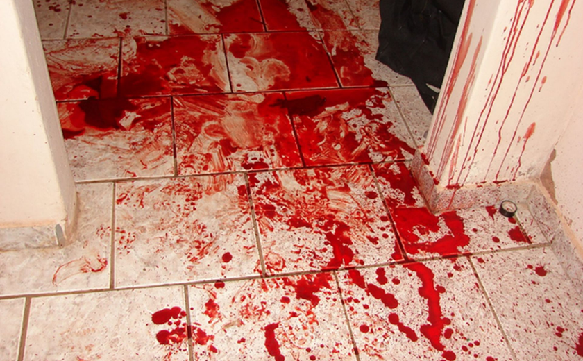 Mais de 50 tiros e ﻿grávida baleada marcam disputa de terrItório entre facções em Maceió