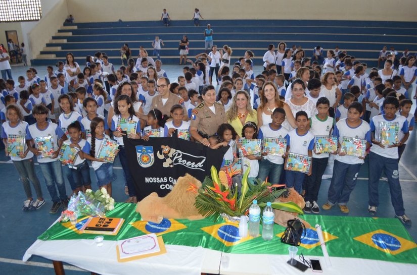 Escola Sagrado Coração realiza formatura do Proerd