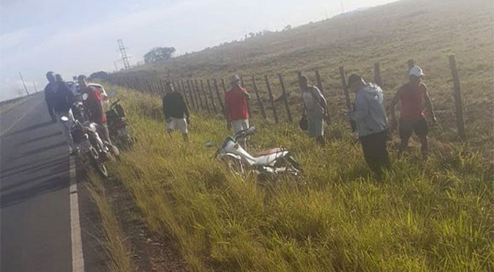 Acidente entre moto e caminhão deixa mulher gravemente ferida em Sergipe