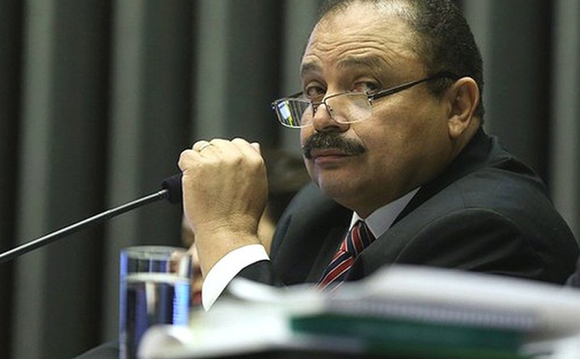 Na presidência da Câmara, Maranhão quer votar alteração na Lei de Repatriação
