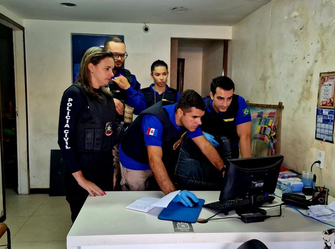 Operação Upload: Polícia Científica irá periciar material apreendido