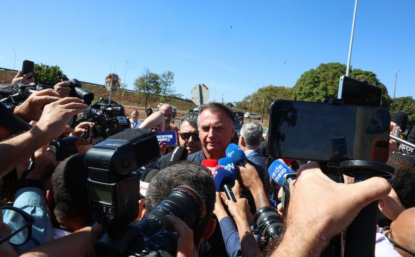 Maioria da 1ª Turma do STF vota por manter cautelares contra Bolsonaro