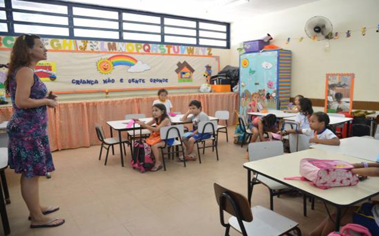 Entenda como é calculado o piso dos professores da educação básica