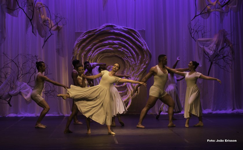 Cia de Ballet Maria Emília abre comemoraçõe dos 112 anos do Teatro Deodoro