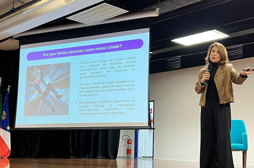 Ana Beatriz Barbosa aborda felicidade e saúde mental em palestra para colaboradores da UMC