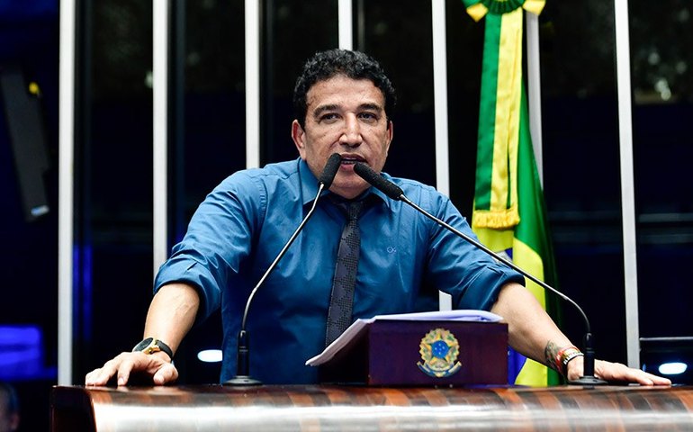 Magno Malta destaca debate sobre legalização de drogas feito pela CCJ