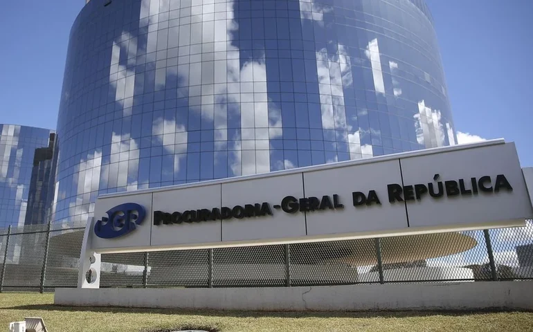 Prerrogativas pede que PGR investigue Moro e Deltan; senador diz que grupo só defende bandidos