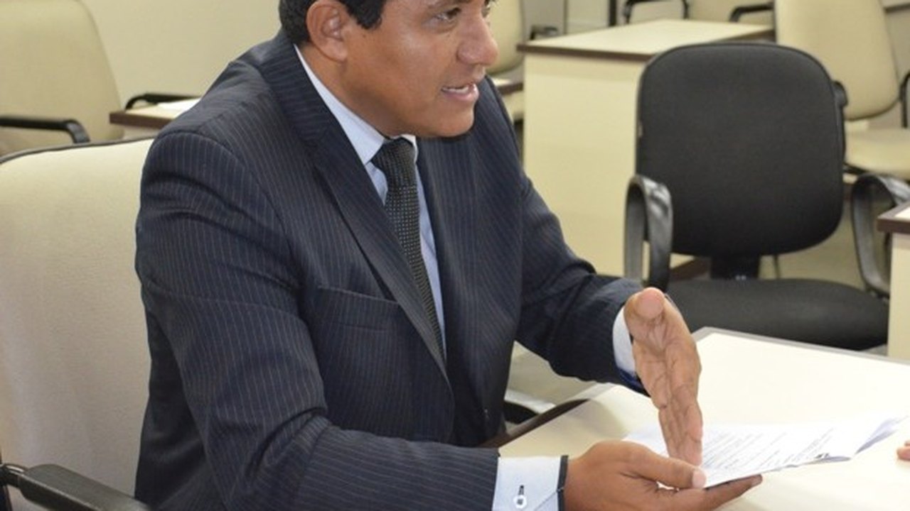 Júlio César é o candidato tucano ao governo que substitui Tavares