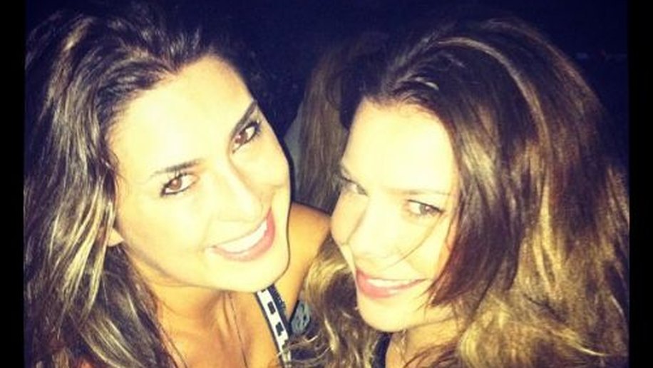 Fernanda Paes Leme e Fernanda Souza vão juntas a pagode