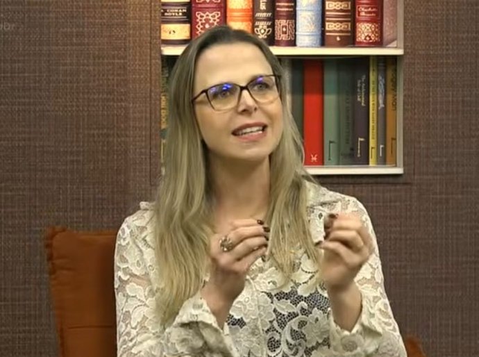 Dra. Ariane Bonucci alerta para os impactos da perda auditiva durante participação no programa Consulta ao Doutor, da RIT TV