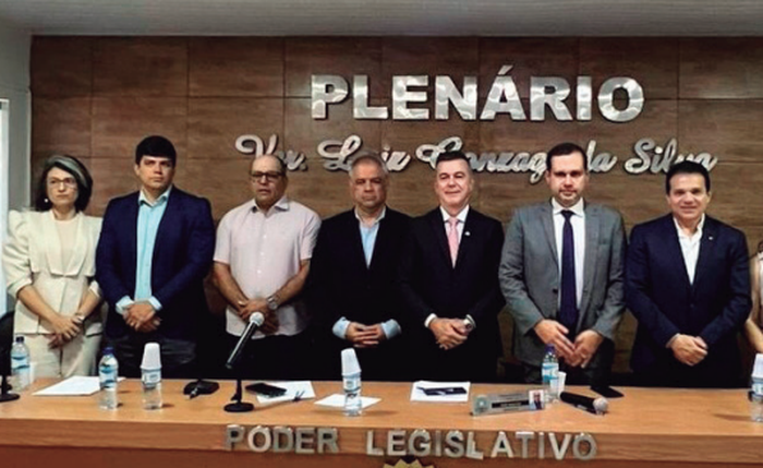 Audiência pública que contou com a participação de deputados estaduais Audiência pública que contou com a participação de deputados estaduais