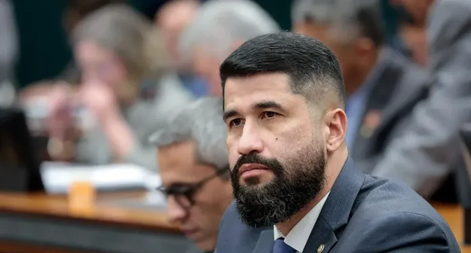 Deputado Federal Delegado Fabio Costa reafirma apoio à PEC do fim da escala 6x1 aprovada na Câmara