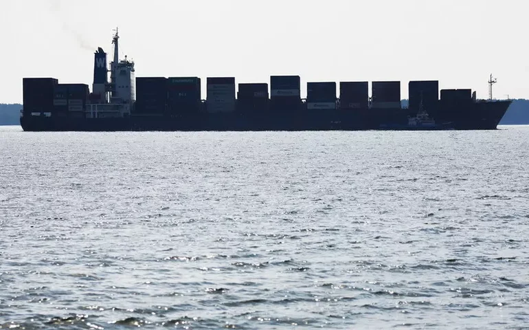 UE pressiona por reabertura de Ormuz e alerta para impacto global