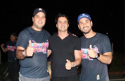 Mundaú Folia: encerrando o carnaval, arrastão leva verdadeira multidão às ruas de Santana do Mundaú