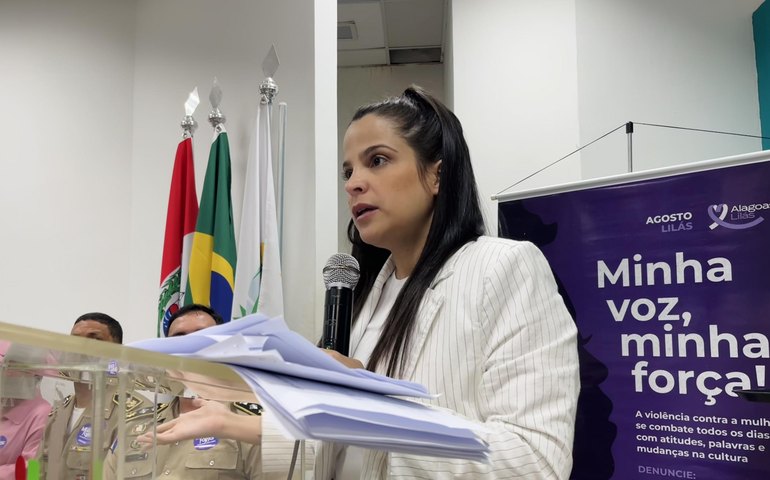 Secretária Marília Albuquerque participa de roda de conversa com mulheres de Coruripe
