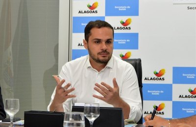 Sesau publica portaria autorizando a cloroquina, mas alerta sobre os efeitos colaterais