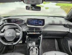 Peugeot aposta na tecnologia híbrida e amplia vendas da linha 2008 2026 - Sérgio Dias (8).jpeg 