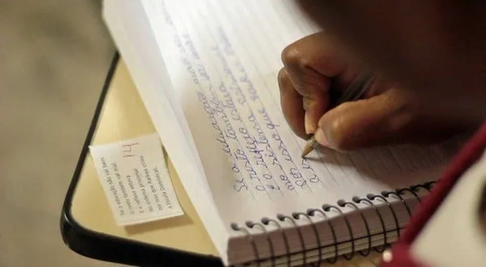 Porcentagem representa cerca de 8,4 milhões de jovens que não sabem ler e escrever