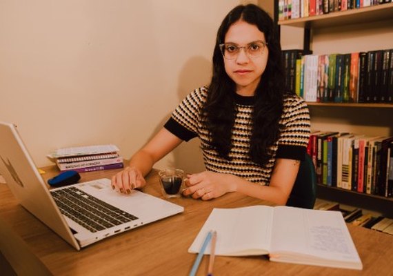 Obra finalista do Prêmio Carolina Maria de Jesus mescla autoficção com realismo mágico para narrar o processo de luta contra um câncer