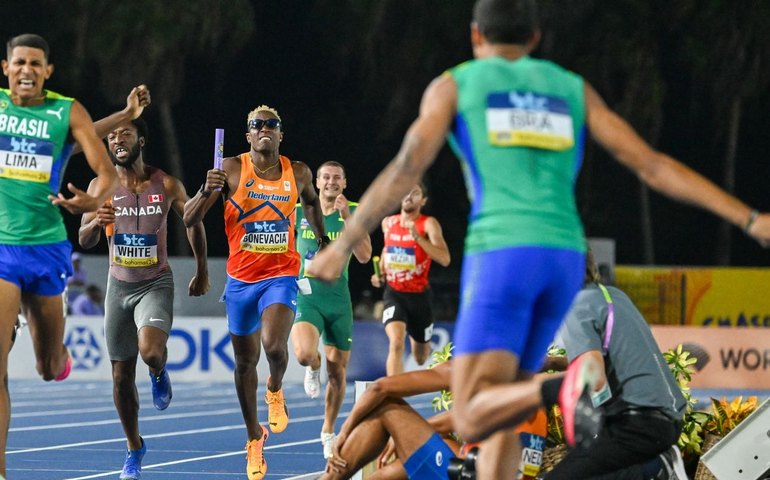 Paris 2024: Brasil leva vaga no revezamento 4x400 m e vôlei de praia