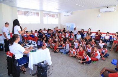 Projeto Fiscal Carlinhos nas Escolas leva educação ambiental e cidadania para estudantes em Penedo