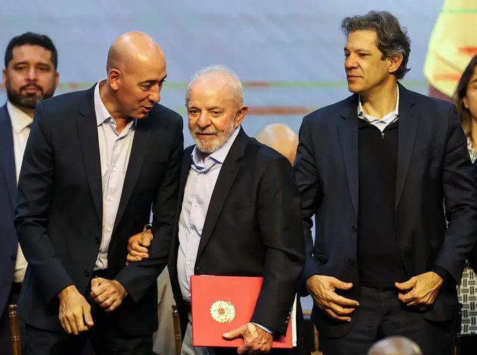 Haddad pede que eleitores se mobilizem por reforma do Imposto de Renda