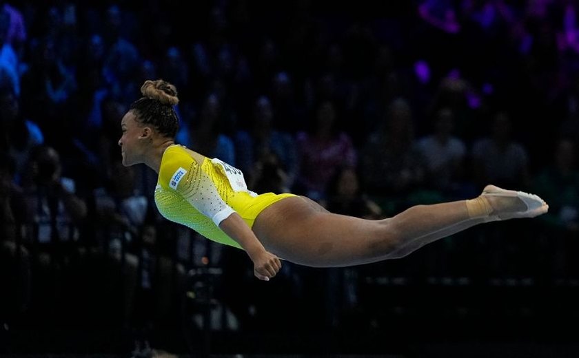Rebeca Andrade dá salto espetacular, deixa americana 'de joelhos' e é ouro na ginástica no Pan
