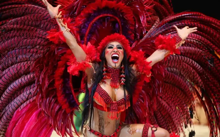 Festival de Parintins, em que BBB Isabelle desfila, tem disputa de bois, jurados ‘popstars’ e espera presença de Lula