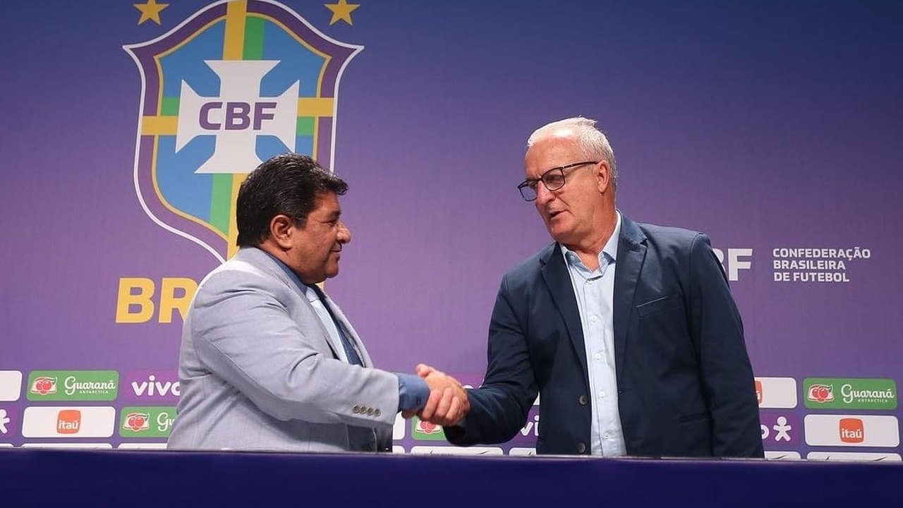 Dorival pede mudança de postura e afirma que jogador 'precisa entender o peso da camisa'