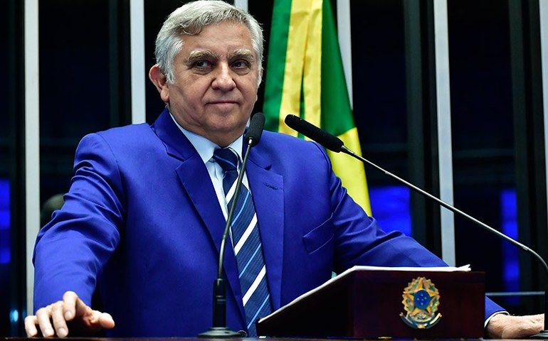 Izalci: STF não pode continuar operando sob 'manto da intocabilidade'