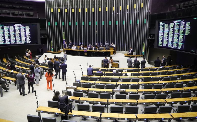 Câmara aprova urgência para desoneração da folha de pagamento