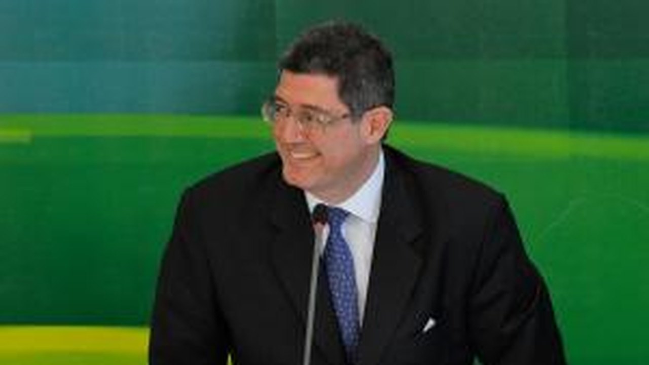 Levy descarta pacotes econômicos e promete transição suave
