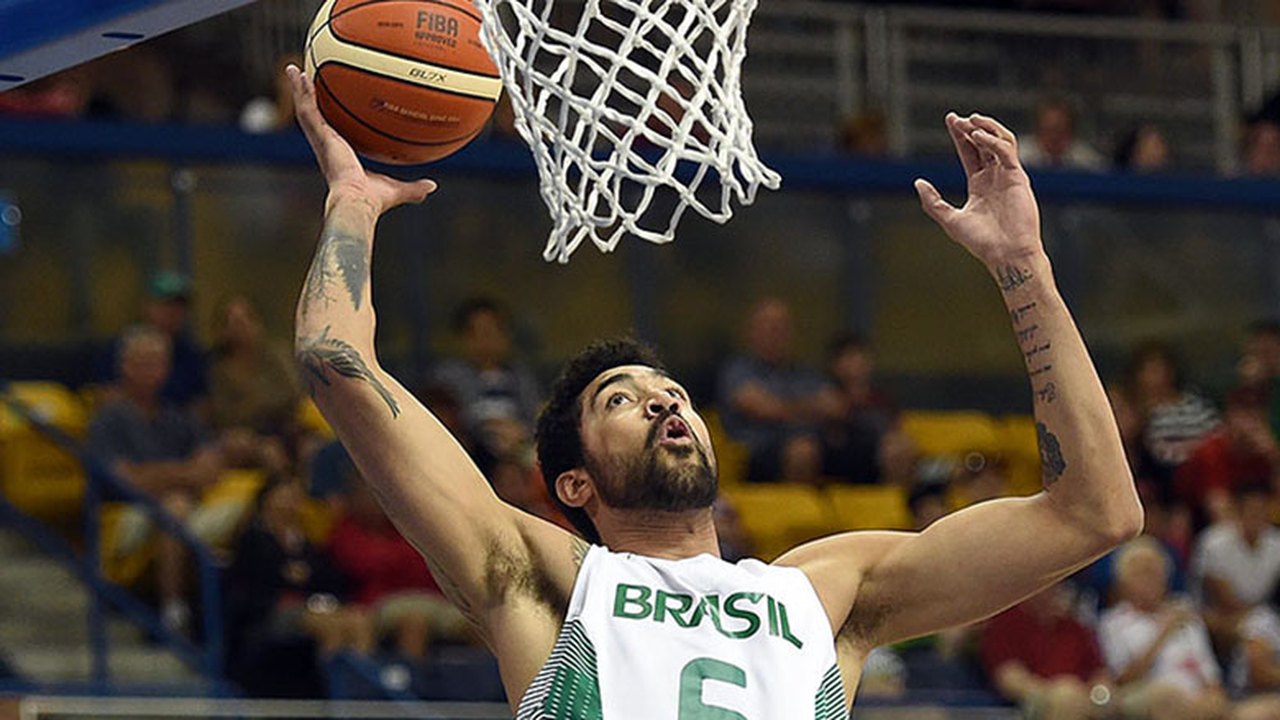 Brasil vence dominicanos e se classifica para final do basquete masculino no Pan