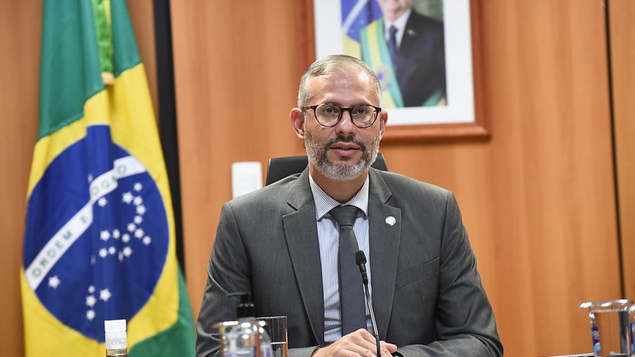 Câmara convoca ministro da Educação para explicar suspeitas de corrupção no MEC