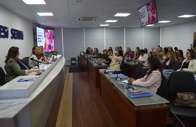 IEL e FNME lançam programa de mentoria para mulheres empresárias