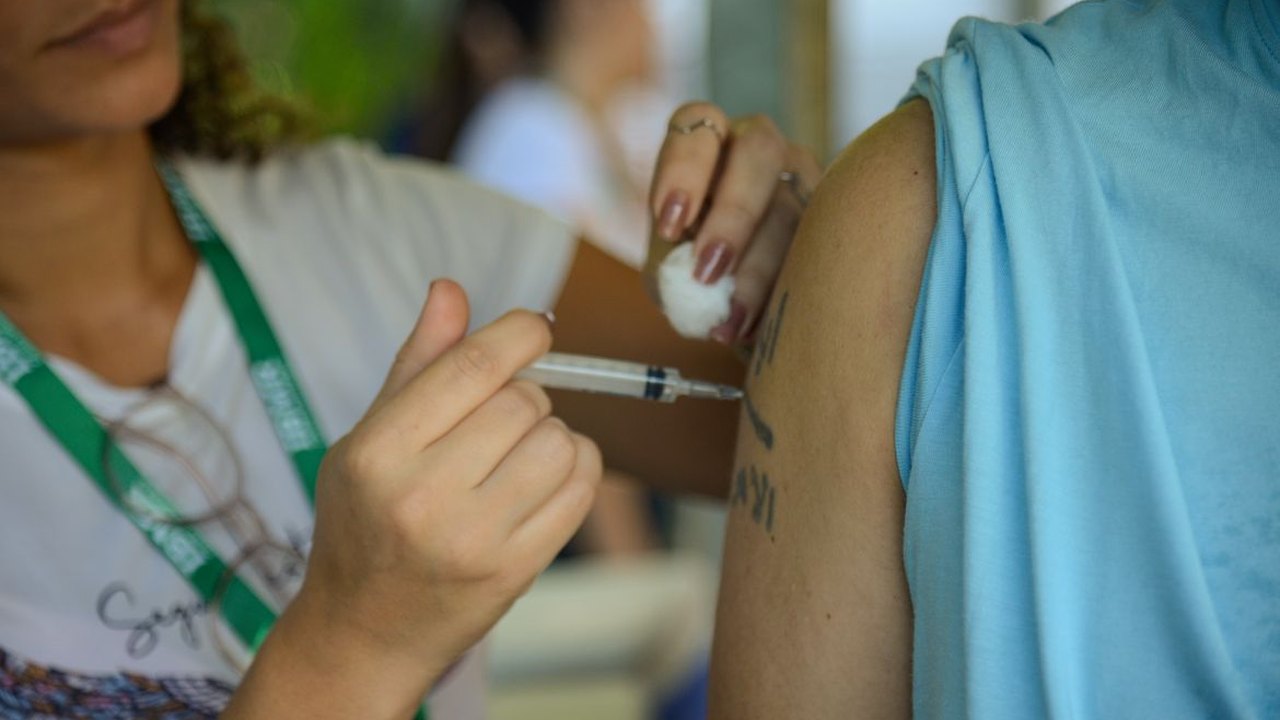 Dia D de vacinação contra gripe será neste sábado (10)