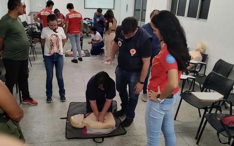 Servidores administrativos do Samu participam de curso sobre Primeiros Socorros