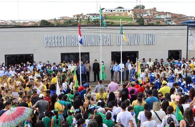 Em dia bastante festivo, prefeita Marcela Gomes resgata o 7 de setembro em Novo Lino