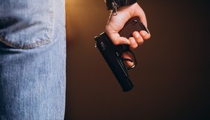 rapaz-sofre-tentativa-de-homicidio-e-criminosos-sao-agredidos-por-po-2213085016.jpg
