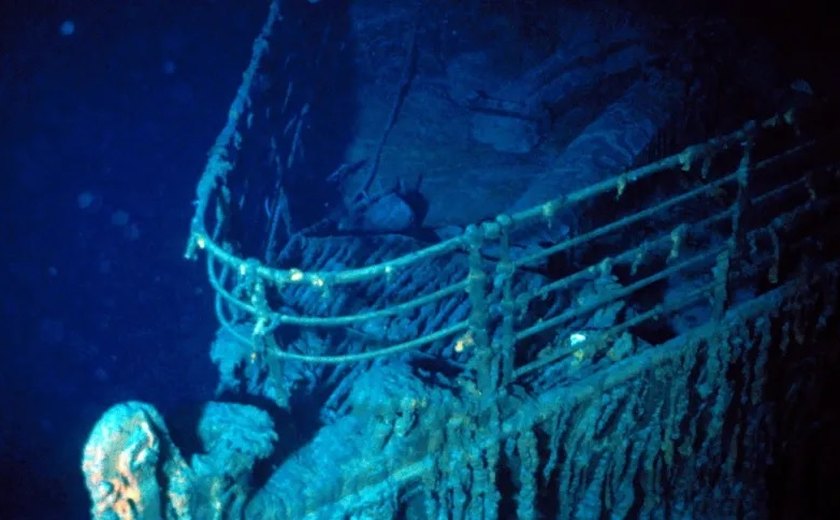 Submarino de turismo para ver destroços do Titanic desaparece no Atlântico