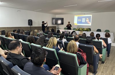 Uncisal lança segundo volume de livro que utiliza crônicas na educação em saúde