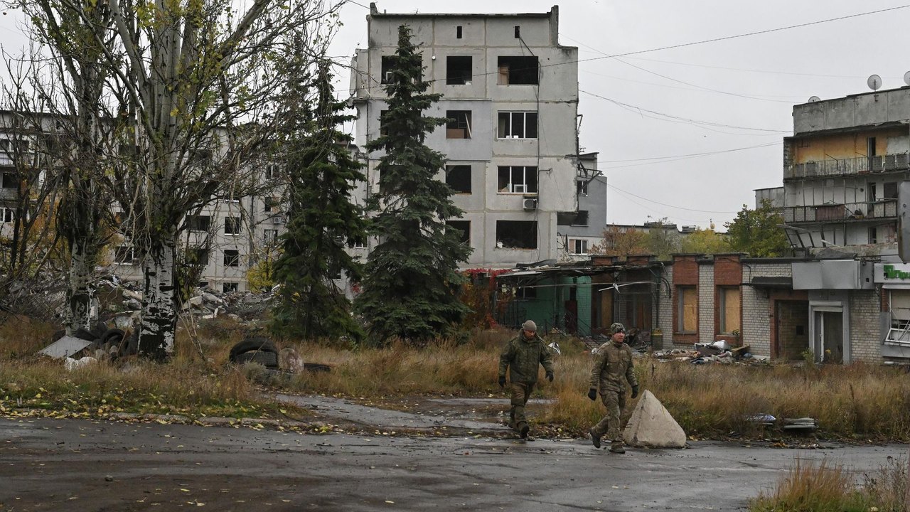 Konstantinovka é a 1ª fortaleza tomada da aglomeração Slavyansk-Kramatorsk, diz analista